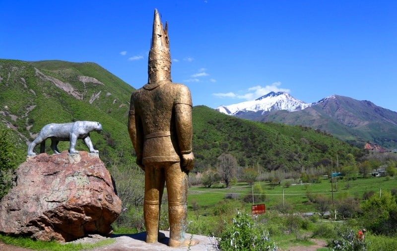 Мен дәрет алып жатырмын, жыныс мүшесінен сперматозоидтар шығып жатыр. Джоэли Фишер жалаңаш суреттері